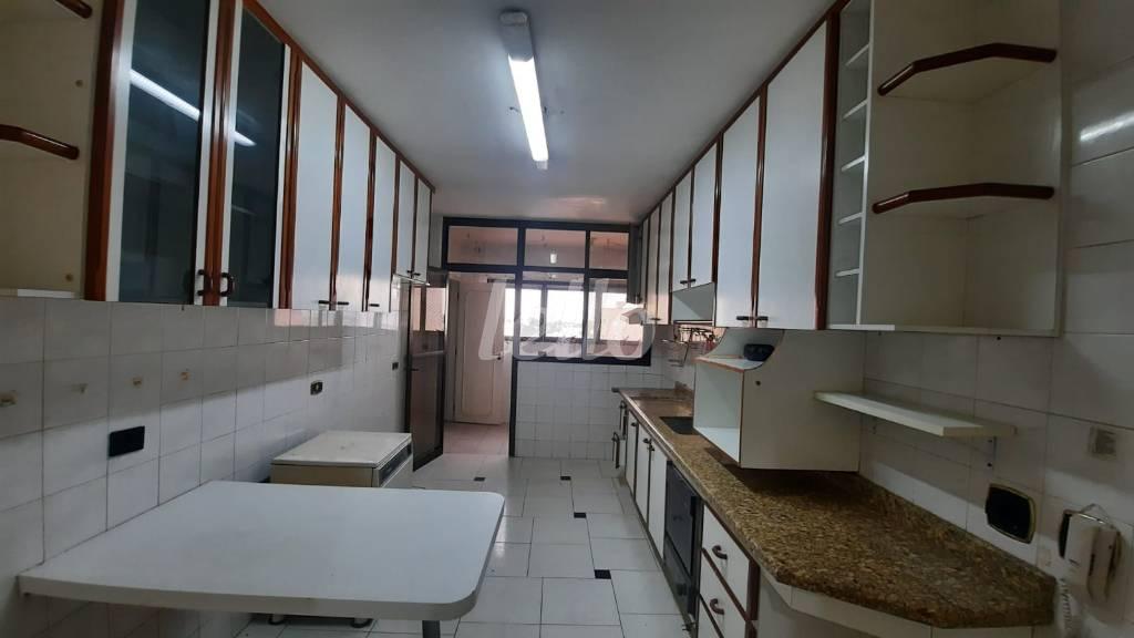 COZINHA de Apartamento à venda, Padrão com 130 m², 3 quartos e 2 vagas em Vila Galvão - Guarulhos