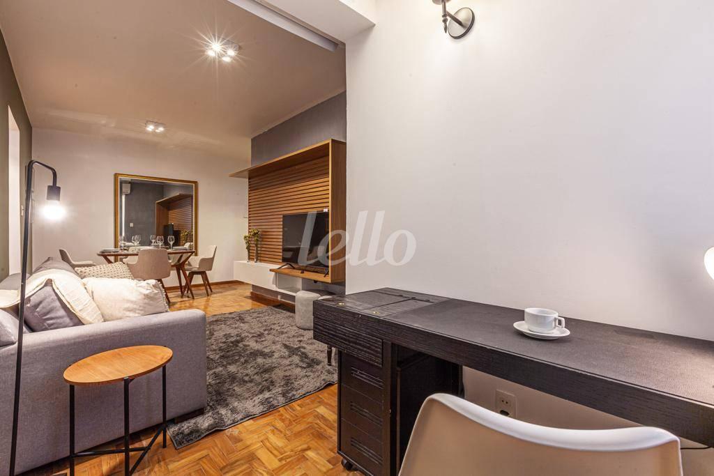 SALA de Apartamento para alugar, Padrão com 67 m², 1 quarto e em Consolação - São Paulo