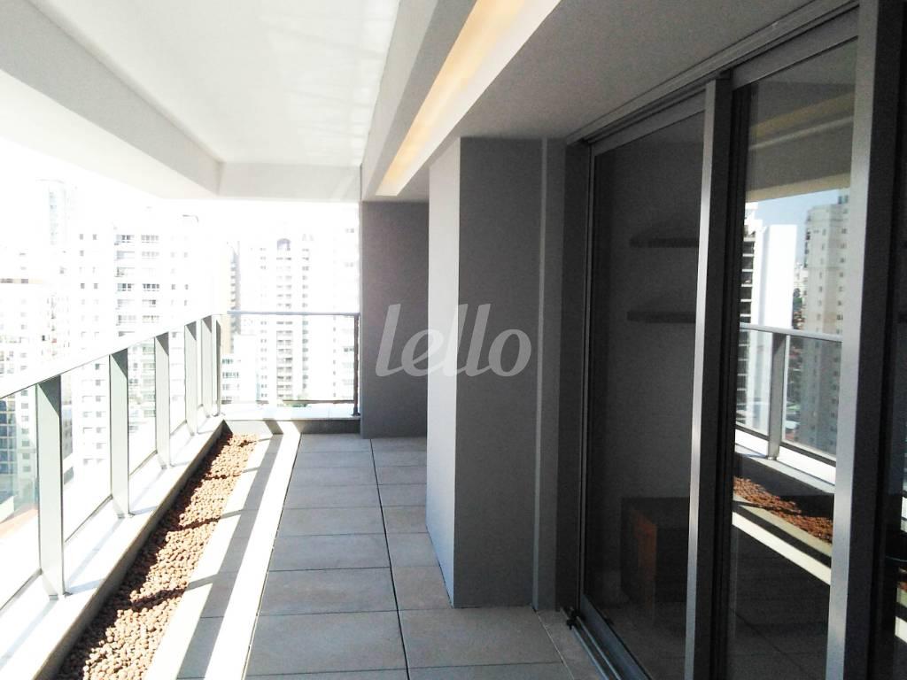 VARANDA de Apartamento para alugar, Padrão com 84 m², 2 quartos e 2 vagas em Brooklin Paulista - São Paulo