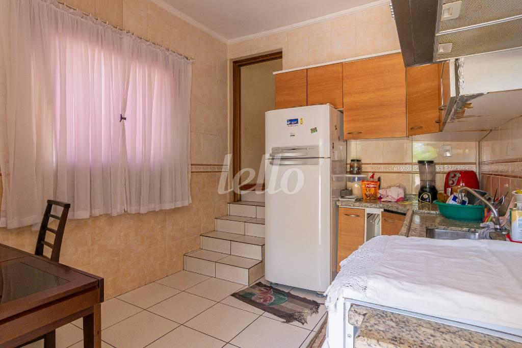 06COZINHA_002 de Casa para alugar, sobrado com 360 m², 5 quartos e 2 vagas em Mandaqui - São Paulo