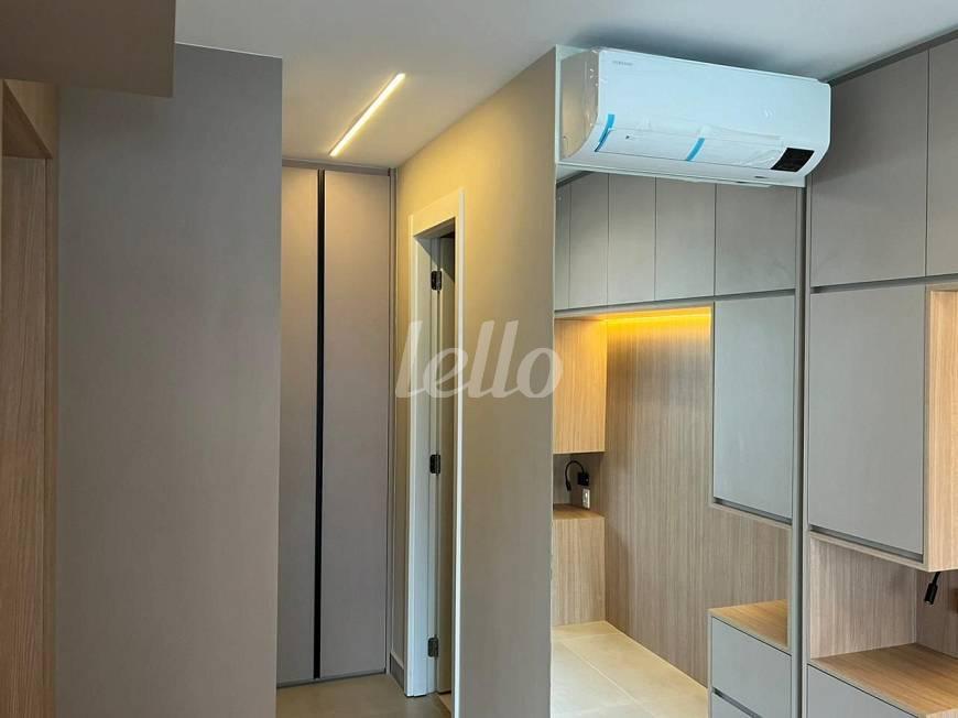 DORMITÓRIO de Apartamento para alugar, Padrão com 44 m², 1 quarto e 1 vaga em Paraíso - São Paulo