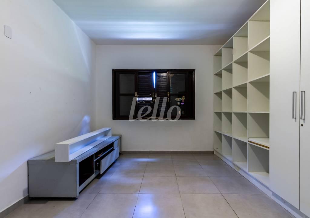 SALA de Casa para alugar, sobrado com 300 m², e 6 vagas em Jardim Consórcio - São Paulo