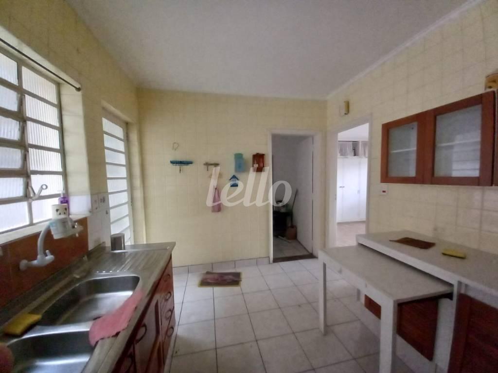 COZINHA de Casa à venda, em condomínio - sobrado com 342 m², 4 quartos e 8 vagas em Jardim São Bento - São Paulo