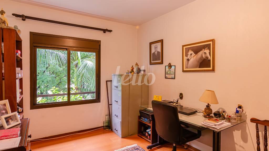 DORMITÓRIO de Apartamento à venda, Padrão com 170 m², 3 quartos e 2 vagas em Paraíso - São Paulo