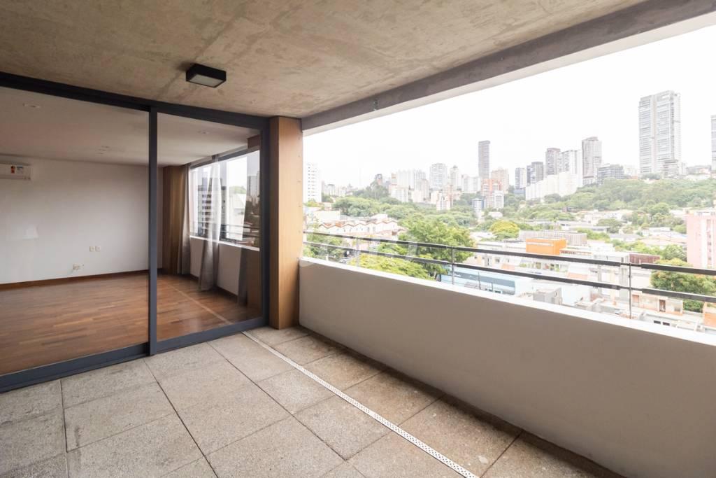 VARANDA de Apartamento para alugar, Padrão com 145 m², 2 quartos e 3 vagas em Vila Madalena - São Paulo