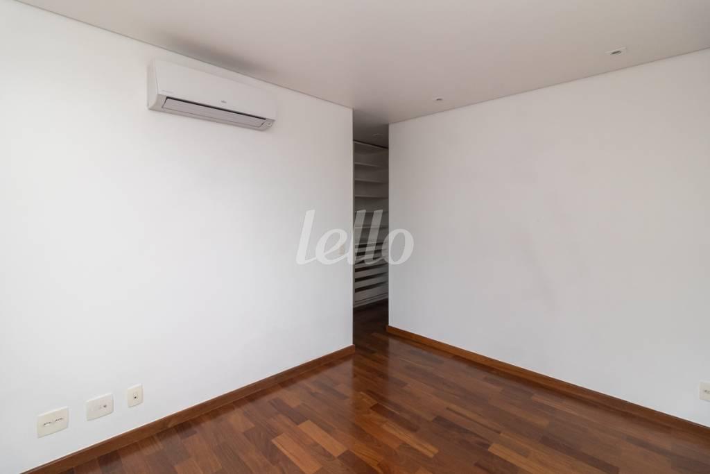 SUITE 1 de Apartamento para alugar, Padrão com 145 m², 2 quartos e 3 vagas em Vila Madalena - São Paulo