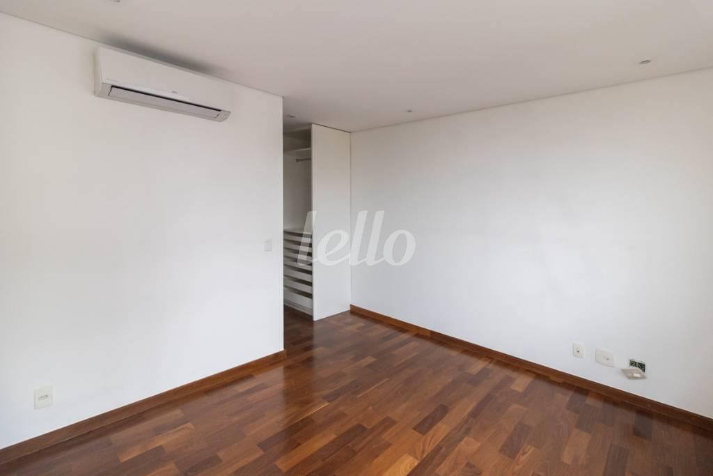 SUITE 2 de Apartamento para alugar, Padrão com 145 m², 2 quartos e 3 vagas em Vila Madalena - São Paulo