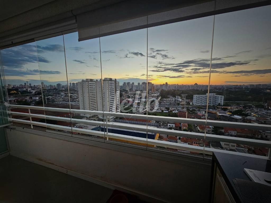 VISTA VARANDA de Apartamento à venda, Padrão com 47 m², 1 quarto e 1 vaga em Tatuapé - São Paulo