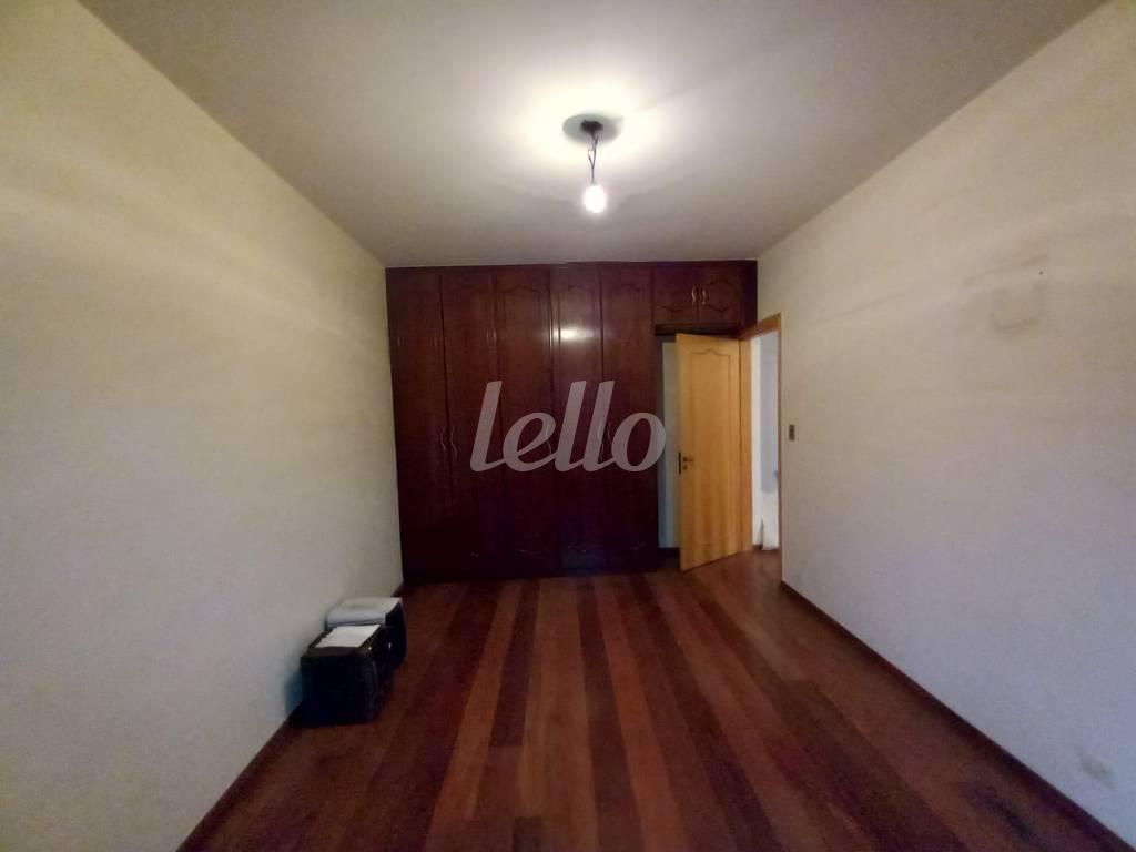 DORMITÓTIO 2 de Casa à venda, sobrado com 255 m², 3 quartos e 4 vagas em Vila Ester (zona Norte) - São Paulo