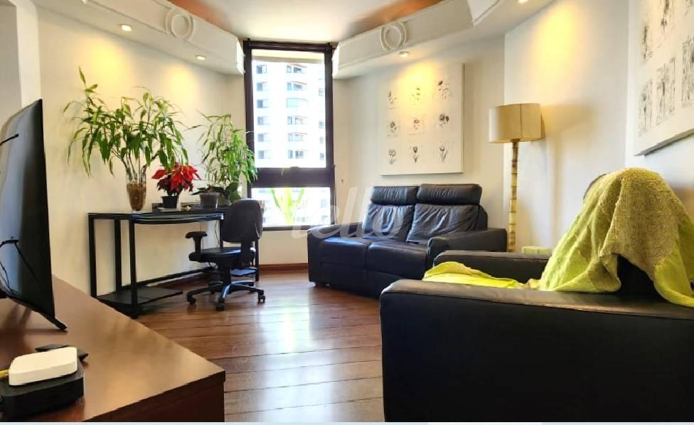 SALA de Apartamento à venda, Padrão com 220 m², 4 quartos e 3 vagas em Indianópolis - São Paulo