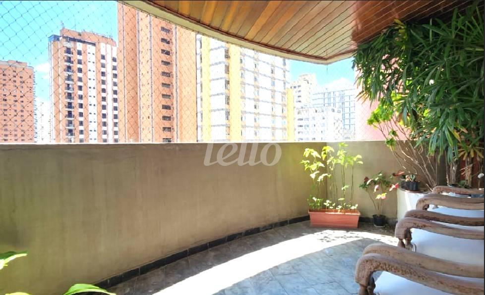 VARANDA SOCIAL de Apartamento à venda, Padrão com 220 m², 4 quartos e 3 vagas em Indianópolis - São Paulo