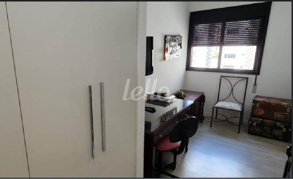 SUITE de Apartamento à venda, Padrão com 220 m², 4 quartos e 3 vagas em Indianópolis - São Paulo