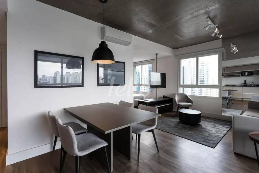 SALA de Apartamento para alugar, Studio com 63 m², 1 quarto e 1 vaga em Cidade Monções - São Paulo