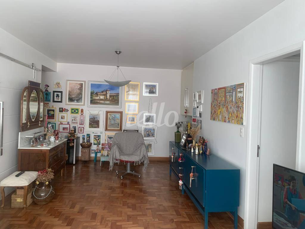 SALA de Apartamento à venda, Padrão com 107 m², 2 quartos e 1 vaga em Vila Paulista - São Paulo