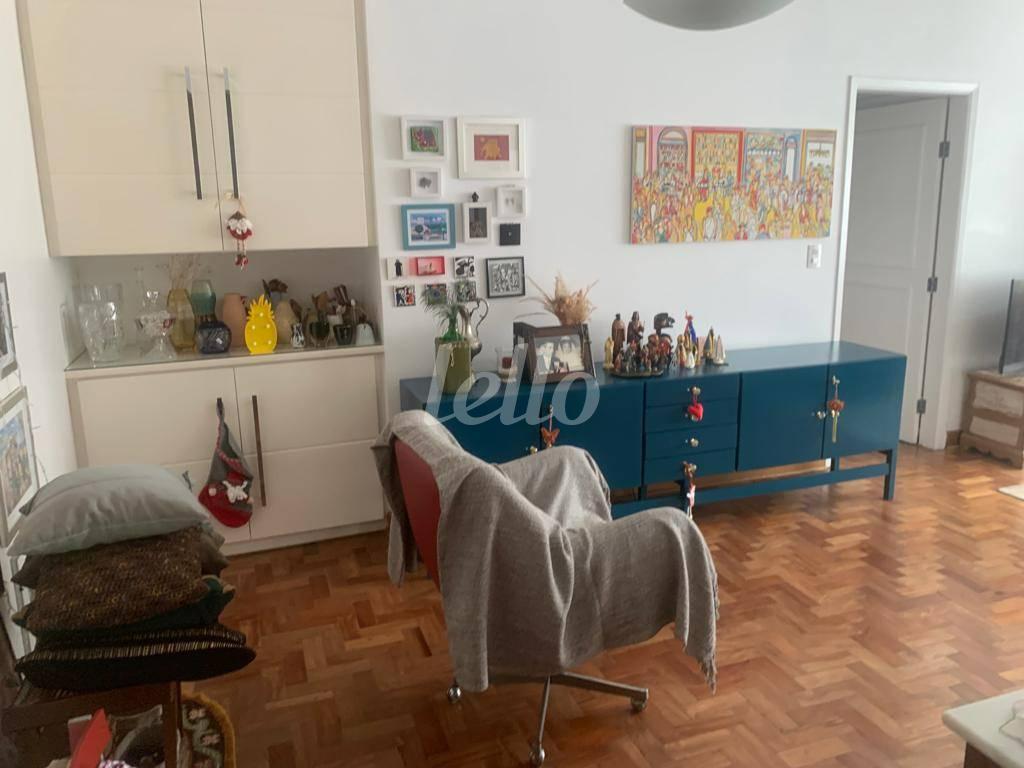 SALA de Apartamento à venda, Padrão com 107 m², 2 quartos e 1 vaga em Vila Paulista - São Paulo