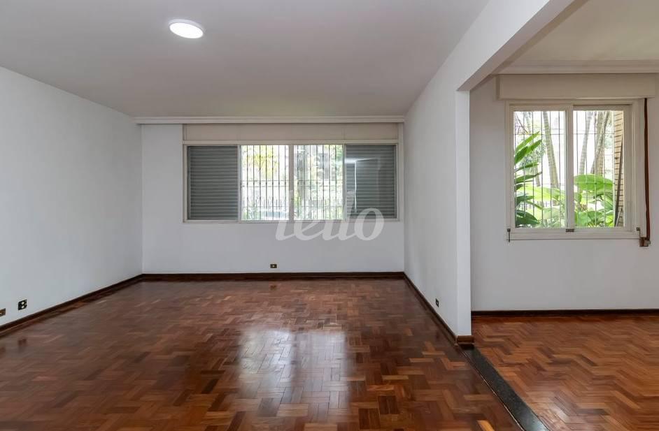 SALA de Apartamento à venda, Padrão com 149 m², 2 quartos e em Higienópolis - São Paulo