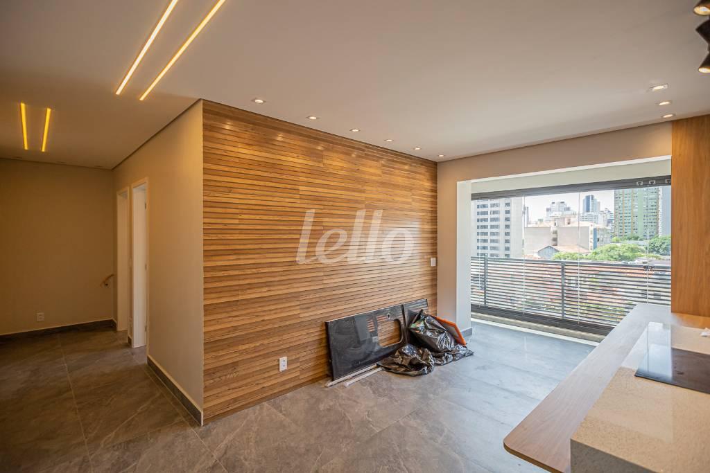 SALA de Apartamento para alugar, Padrão com 73 m², 2 quartos e 1 vaga em Vila Mariana - São Paulo