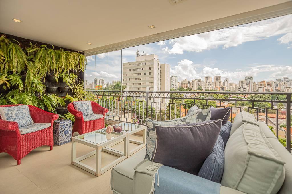 VARANDA de Apartamento para alugar, Padrão com 157 m², 2 quartos e 3 vagas em Vila Olímpia - São Paulo