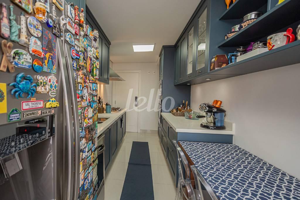 COZINHA de Apartamento para alugar, Padrão com 157 m², 2 quartos e 3 vagas em Vila Olímpia - São Paulo