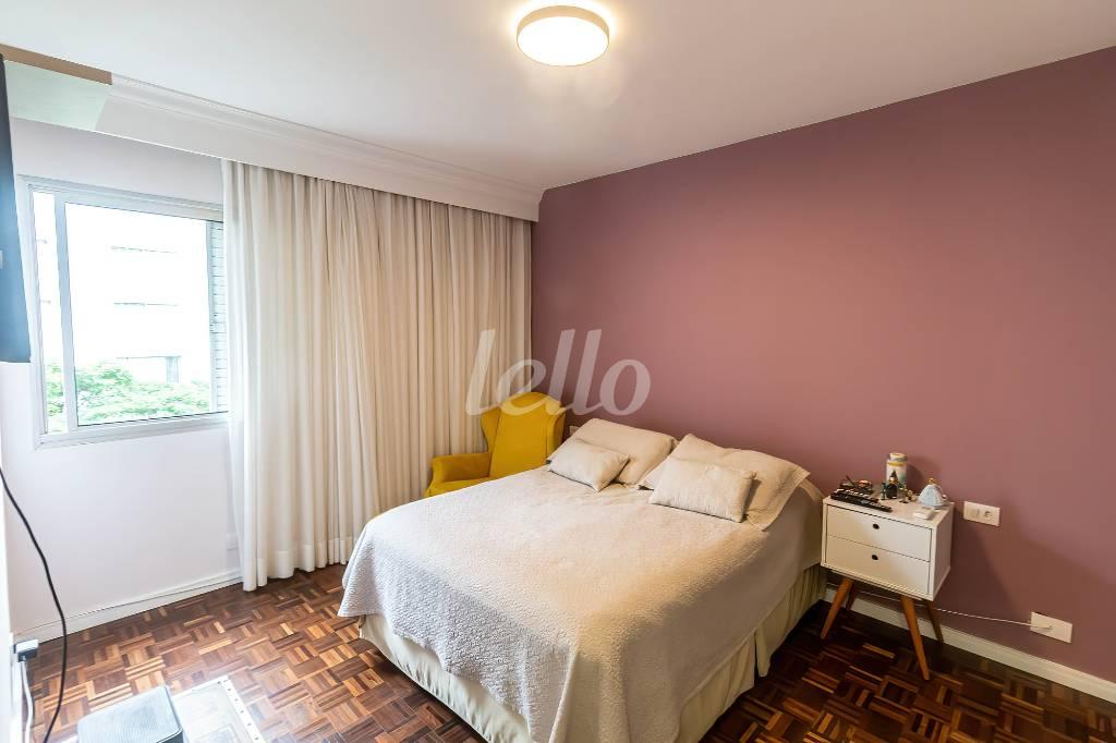 SUITE de Apartamento para alugar, Padrão com 112 m², 2 quartos e 1 vaga em Itaim Bibi - São Paulo