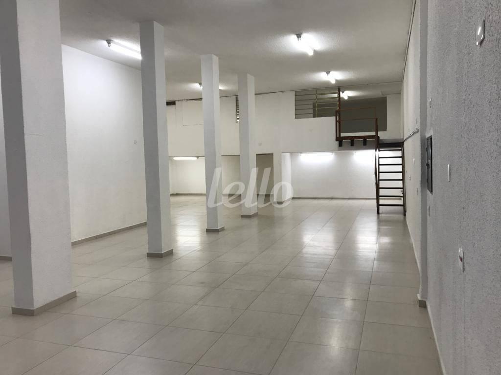 SALÃO de Loja para alugar, Padrão com 261 m², e em Bom Retiro - São Paulo