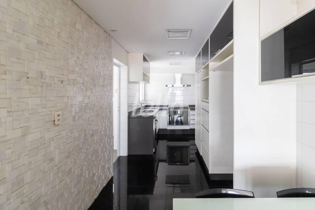 30 COZINHA de Apartamento à venda, Padrão com 176 m², 3 quartos e 3 vagas em Chácara Califórnia - São Paulo