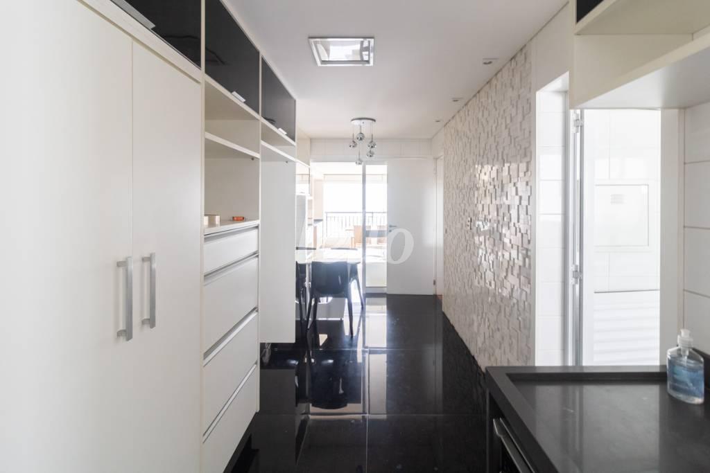 32 COZINHA de Apartamento à venda, Padrão com 176 m², 3 quartos e 3 vagas em Chácara Califórnia - São Paulo
