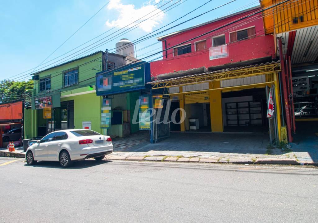 FACHADA de Loja para alugar, Padrão com 90 m², e em Vila Pirajussara - São Paulo