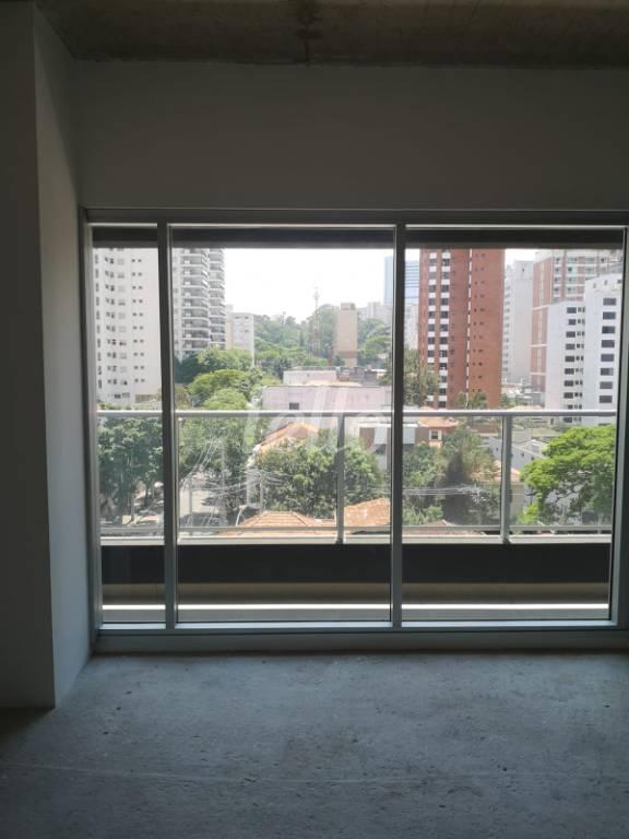 SALA de Sala / Conjunto para alugar, Padrão com 46 m², e 1 vaga em Cerqueira César - São Paulo