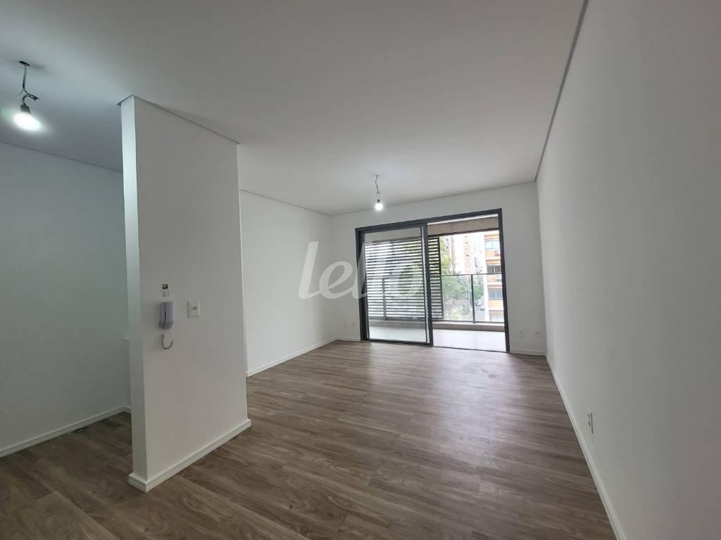 SALA de Apartamento para alugar, Padrão com 64 m², 2 quartos e 1 vaga em Jardim Paulista - São Paulo