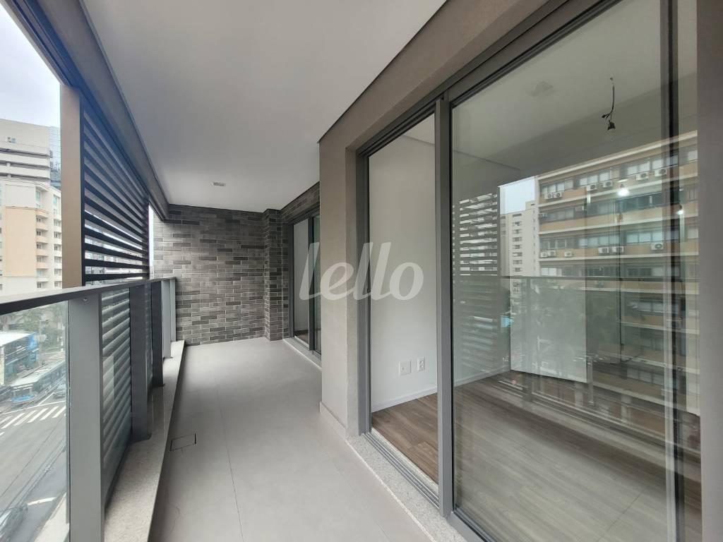 VARANDA de Apartamento para alugar, Padrão com 64 m², 2 quartos e 1 vaga em Jardim Paulista - São Paulo