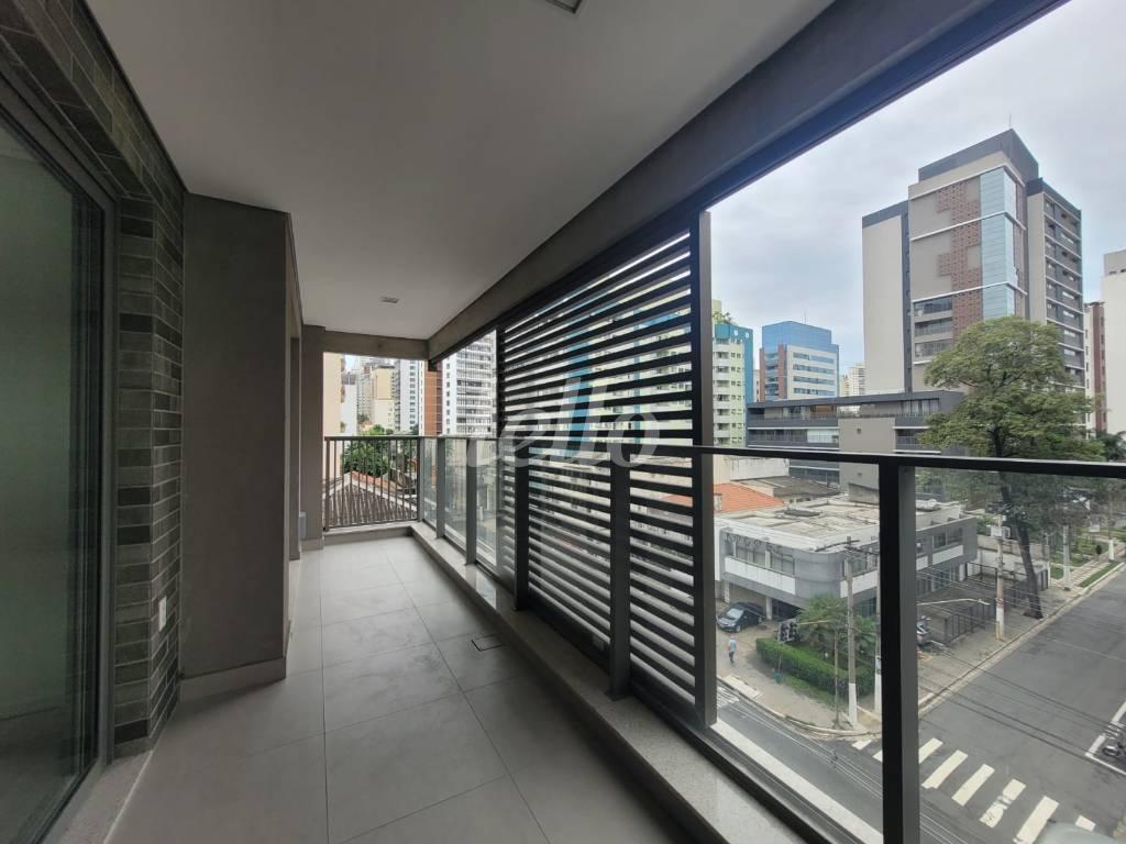 VARANDA de Apartamento para alugar, Padrão com 64 m², 2 quartos e 1 vaga em Jardim Paulista - São Paulo