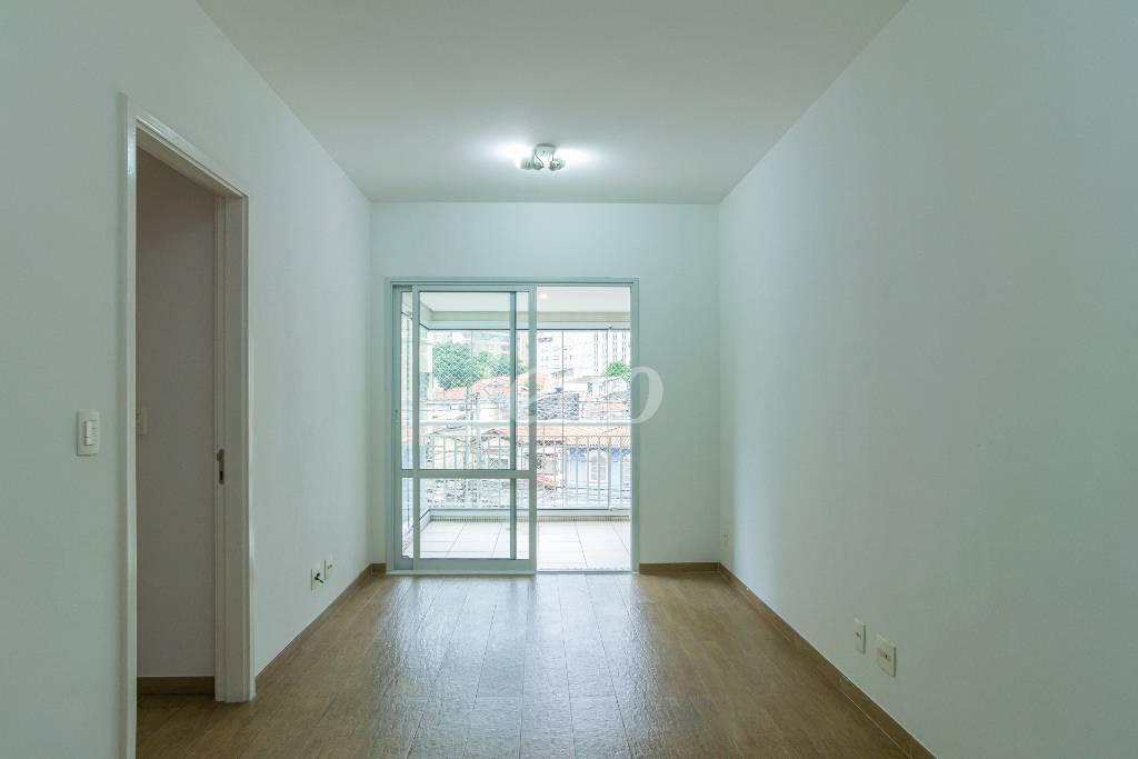 SALA de Apartamento para alugar, Padrão com 44 m², 1 quarto e em Liberdade - São Paulo