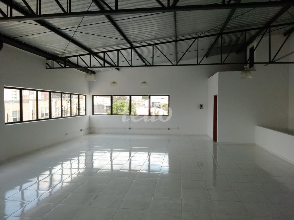 2-SALÃO de Sobreloja para alugar, Padrão com 140 m², e em Ch Santo Antônio (ZL) - São Paulo