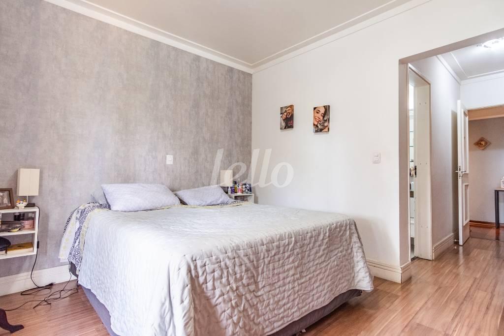 SUITE-1 de Apartamento à venda, Padrão com 160 m², 4 quartos e 2 vagas em Vila Bertioga - São Paulo