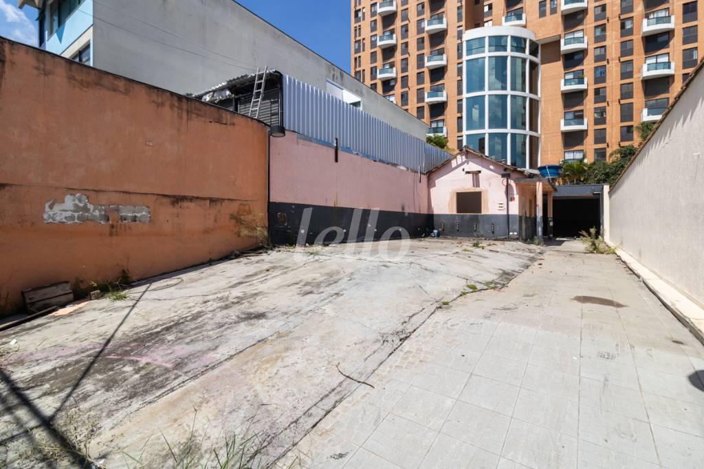 03 TERRENO de Área / Terreno para alugar, Padrão com 332 m², e em Tatuapé - São Paulo