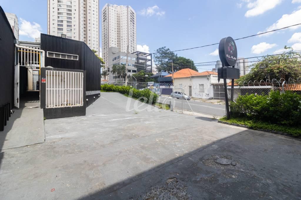 06 TERRENO de Área / Terreno para alugar, Padrão com 400 m², e em Ch Santo Antônio (ZL) - São Paulo