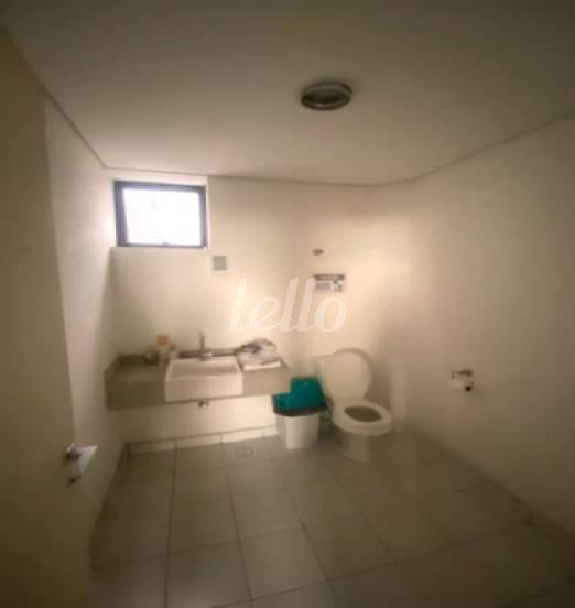BANHEIRO de Sala / Conjunto para alugar, Padrão com 358 m², e 3 vagas em Chácara Itaim - São Paulo