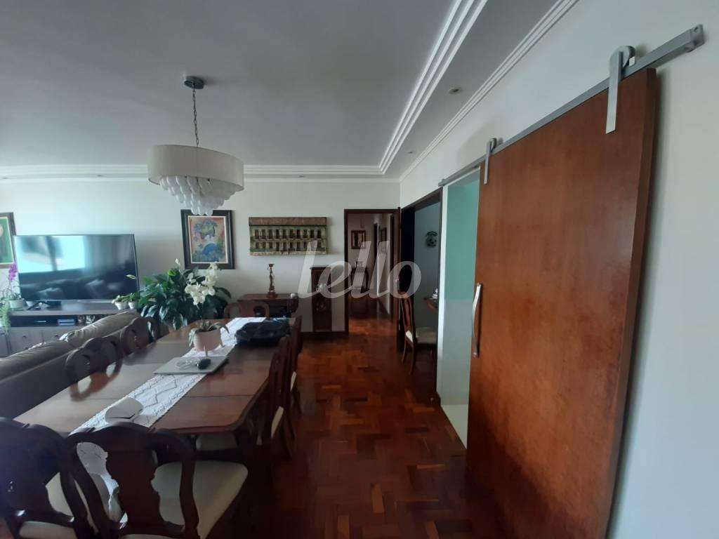 SALA DOIS AMBIENTES de Apartamento à venda, Padrão com 156 m², 3 quartos e 2 vagas em Vila Assunção - Santo André