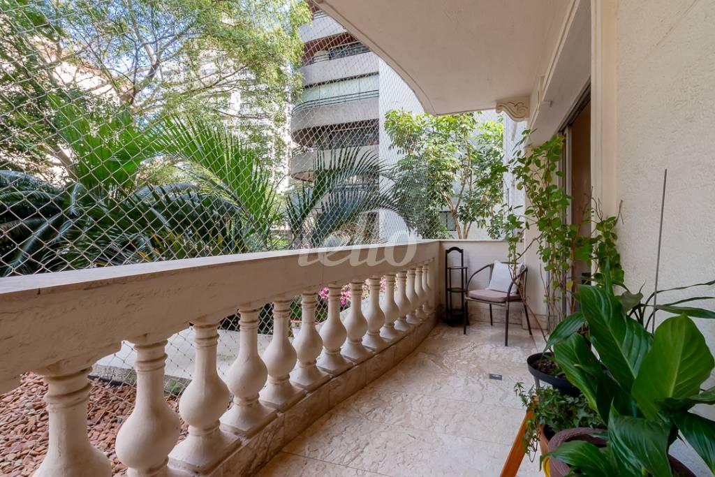 VARANDA de Apartamento à venda, Padrão com 225 m², 4 quartos e 2 vagas em Perdizes - São Paulo