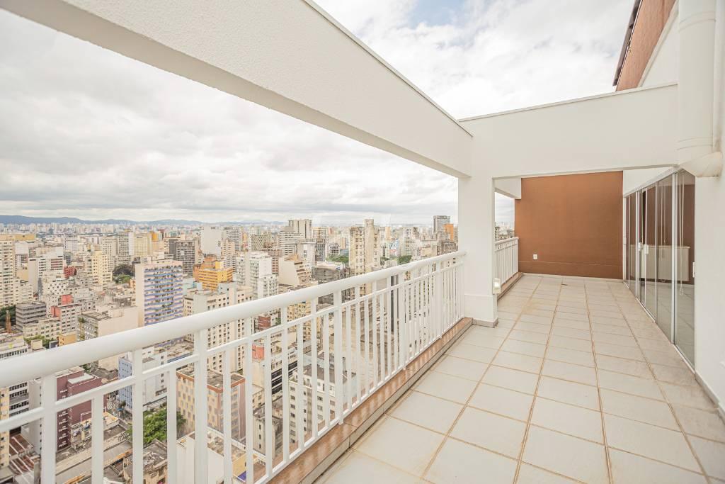 VARANDA de Apartamento à venda, Padrão com 256 m², 3 quartos e 2 vagas em Vila Buarque - São Paulo