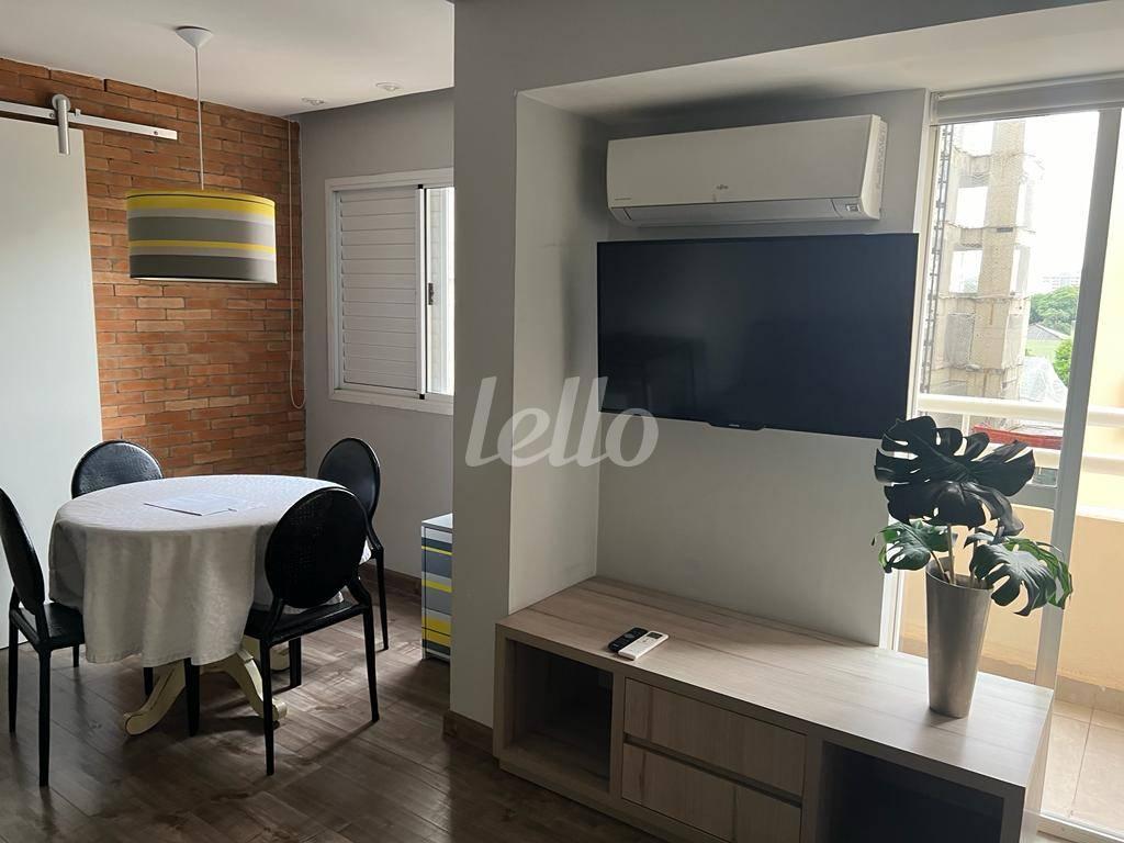 SALA de Apartamento para alugar, Padrão com 45 m², 1 quarto e 1 vaga em Pinheiros - São Paulo