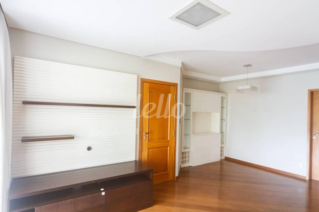 SALA de Apartamento à venda, Padrão com 104 m², 3 quartos e 2 vagas em Vila Mariana - São Paulo