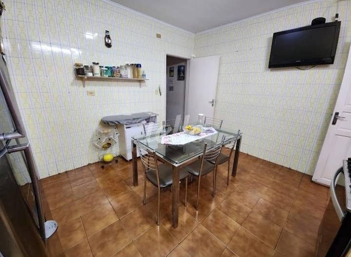 EDÍCULA de Casa à venda, sobrado com 177 m², 3 quartos e 3 vagas em Vila Alzira - Santo André