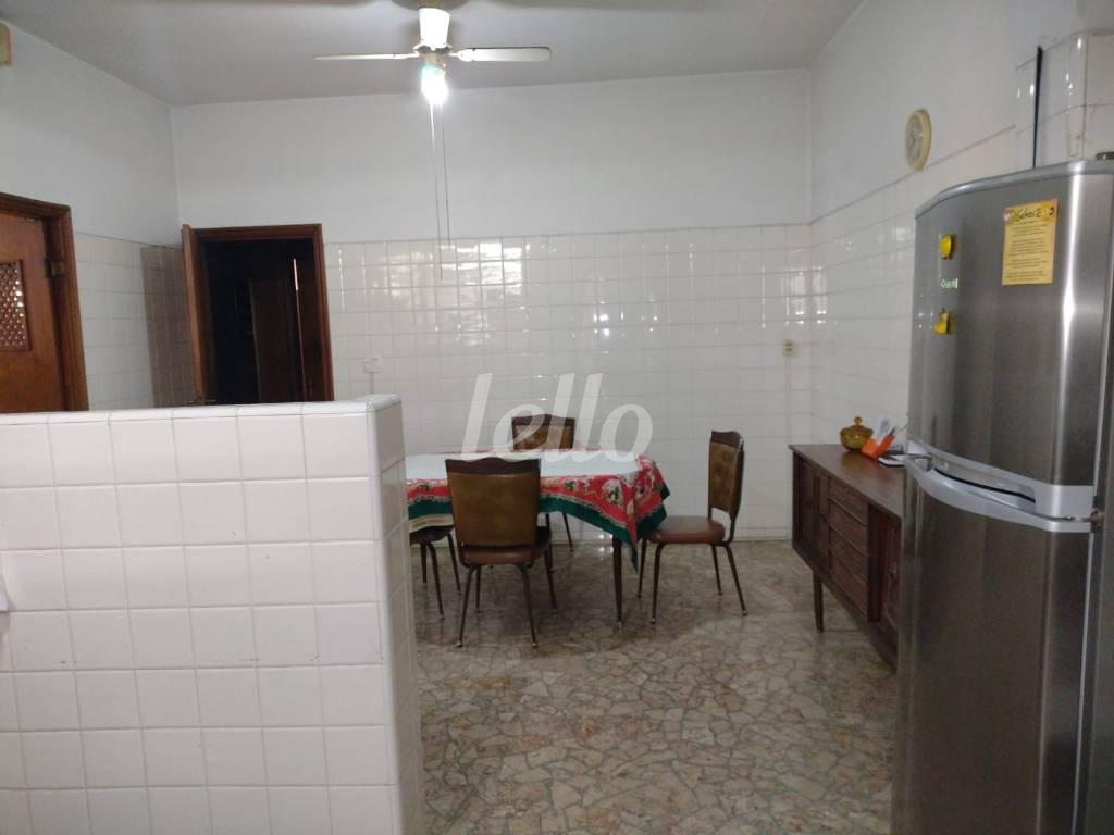 COZINHA de Casa à venda, térrea com 260 m², 3 quartos e 5 vagas em Maranhão - São Paulo