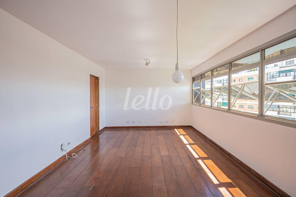 SALA de Apartamento para alugar, Padrão com 100 m², 2 quartos e 1 vaga em Itaim Bibi - São Paulo