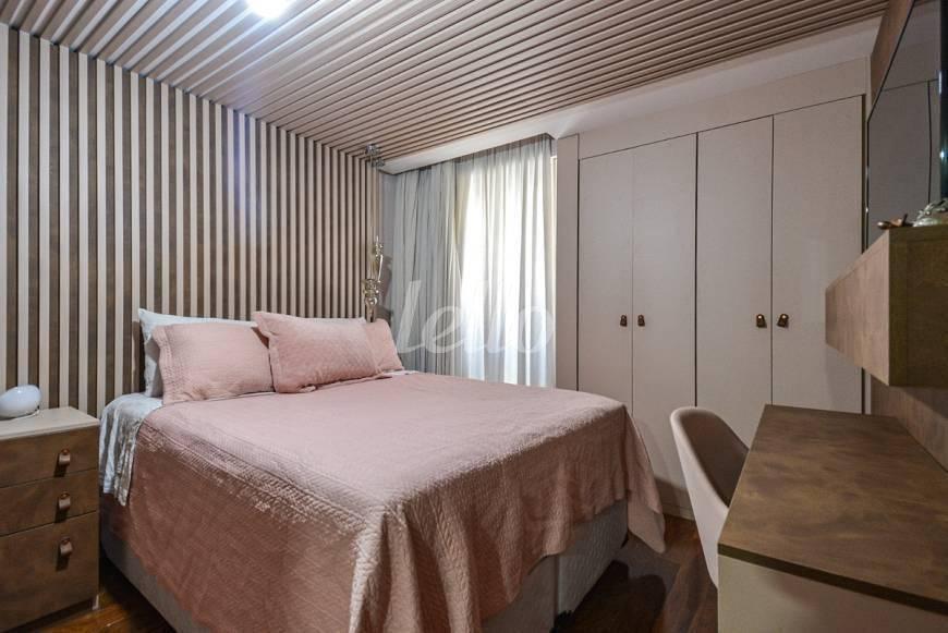 DORMITÓRIO de Apartamento à venda, Padrão com 182 m², 4 quartos e 2 vagas em Indianópolis - São Paulo