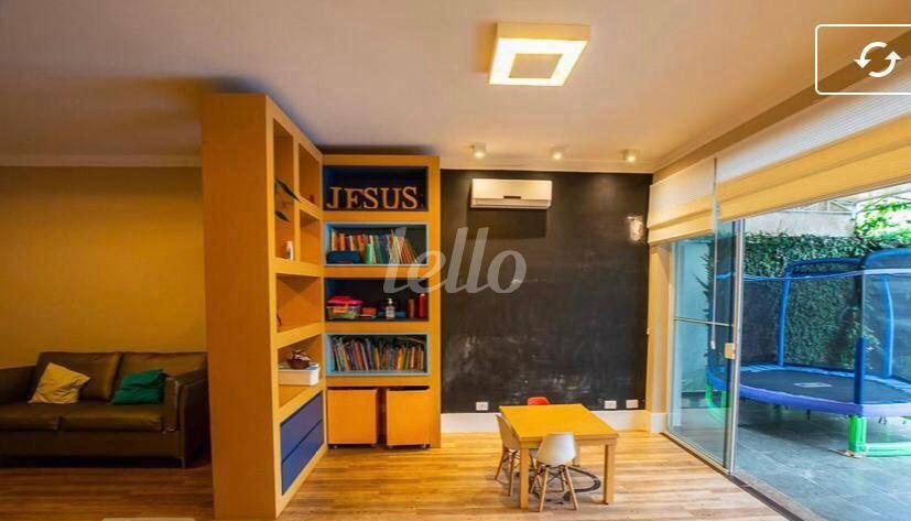 LIVING de Casa à venda, sobrado com 400 m², 4 quartos e 4 vagas em Planalto Paulista - São Paulo