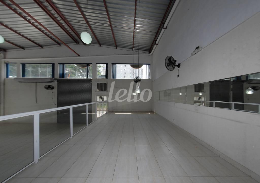 SALA de Casa para alugar, sobrado com 475 m², e 3 vagas em Vila Albertina - São Paulo