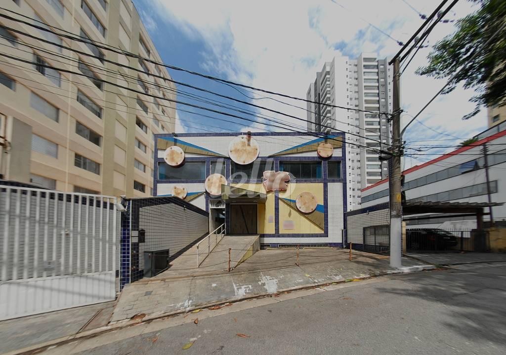 FACHADA de Casa para alugar, sobrado com 475 m², e 3 vagas em Vila Albertina - São Paulo